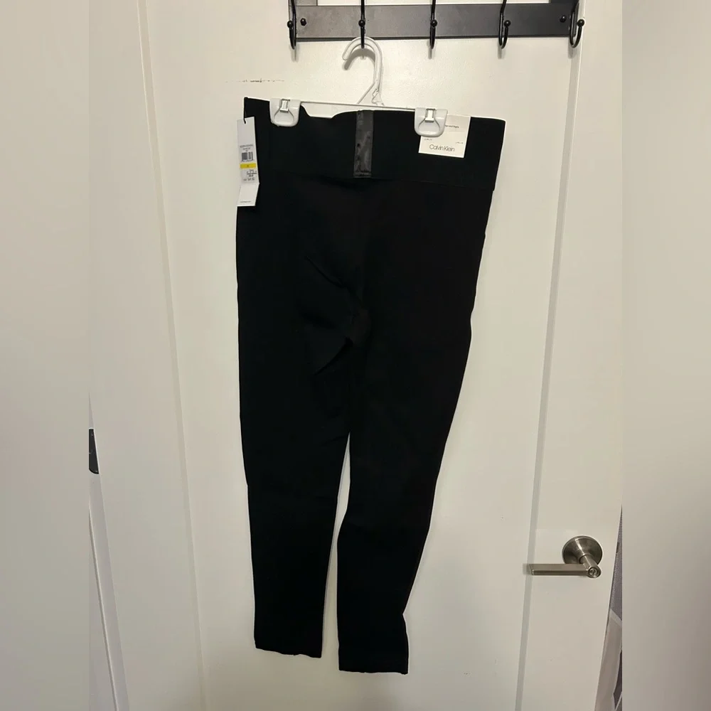 NWT Calvin Klein Modern Slim Leggings in Black